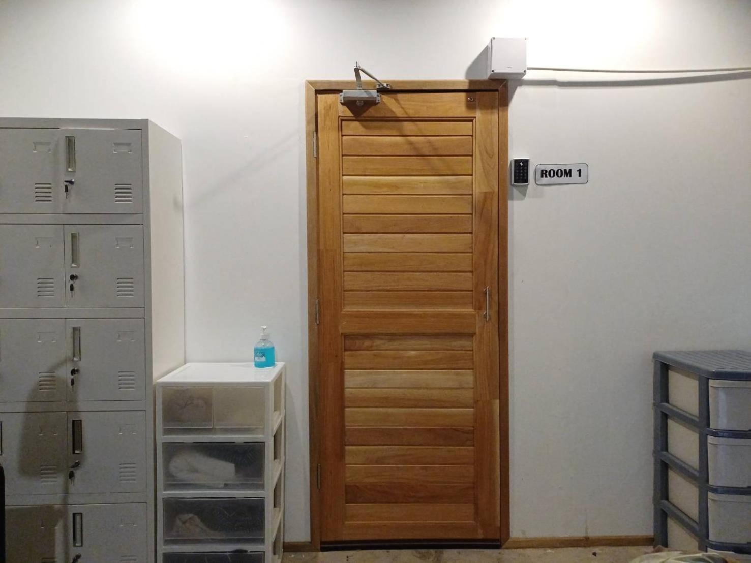 Amsterdamned Hostel Банкок Екстериор снимка
