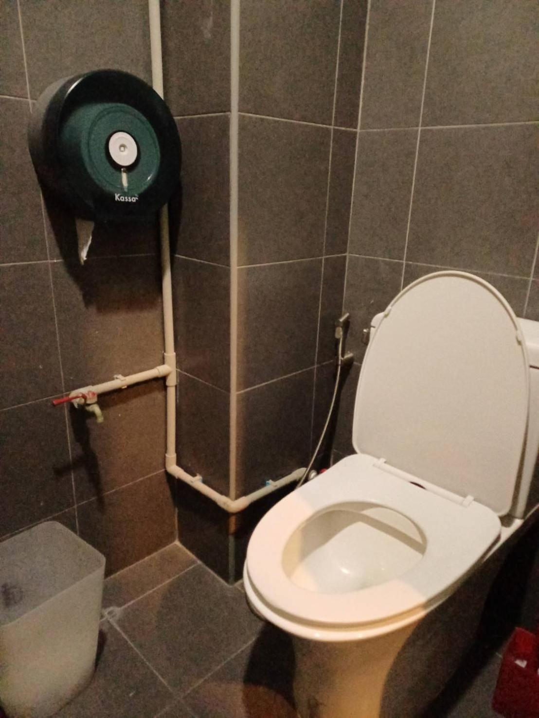 Amsterdamned Hostel Банкок Екстериор снимка
